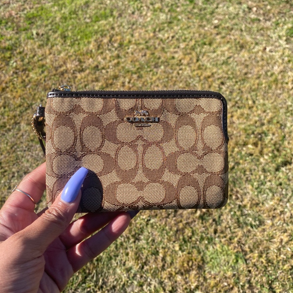 COACH signature wristlet , NWT - Picture 4 of 14